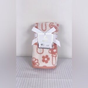 Deborah Connolly Mushroom Finger Tip Towels Pink White Quick Dry Set of 2 NEW